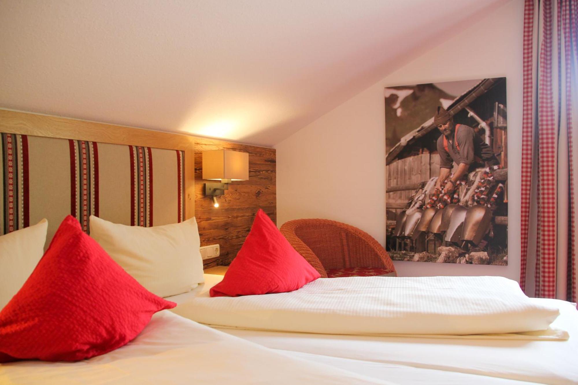 Landhotel Berghof Bad Hindelang Exterior photo