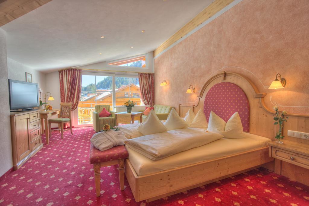 Landhotel Berghof Bad Hindelang Room photo