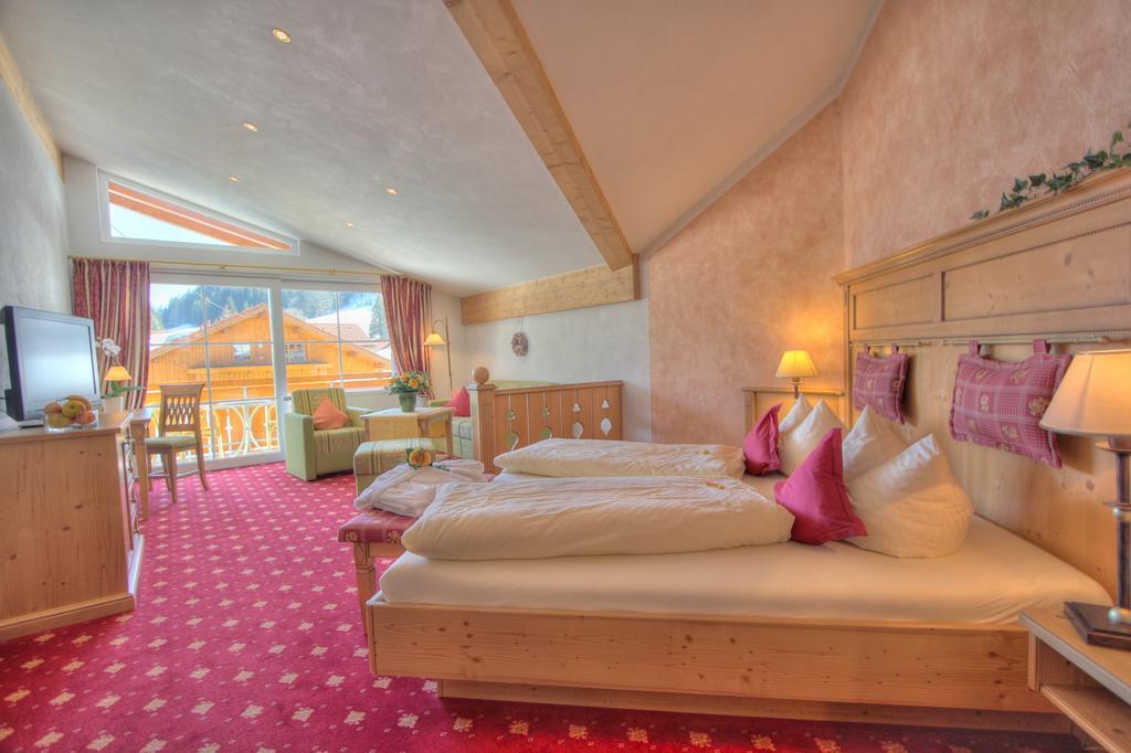Landhotel Berghof Bad Hindelang Room photo