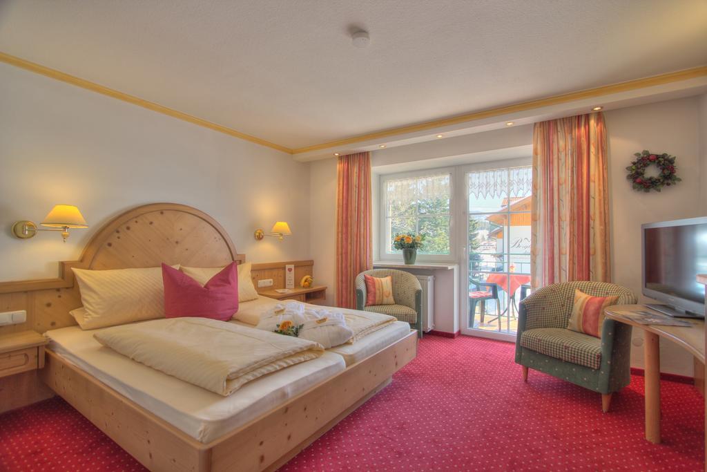 Landhotel Berghof Bad Hindelang Room photo